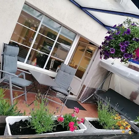 Schoene Wohnung, Zentrumsnah, Terrasse Apartment