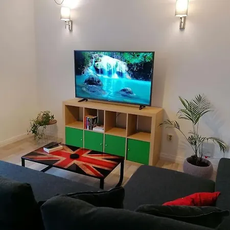 Schoene Wohnung, Zentrumsnah, Terrasse דירה *